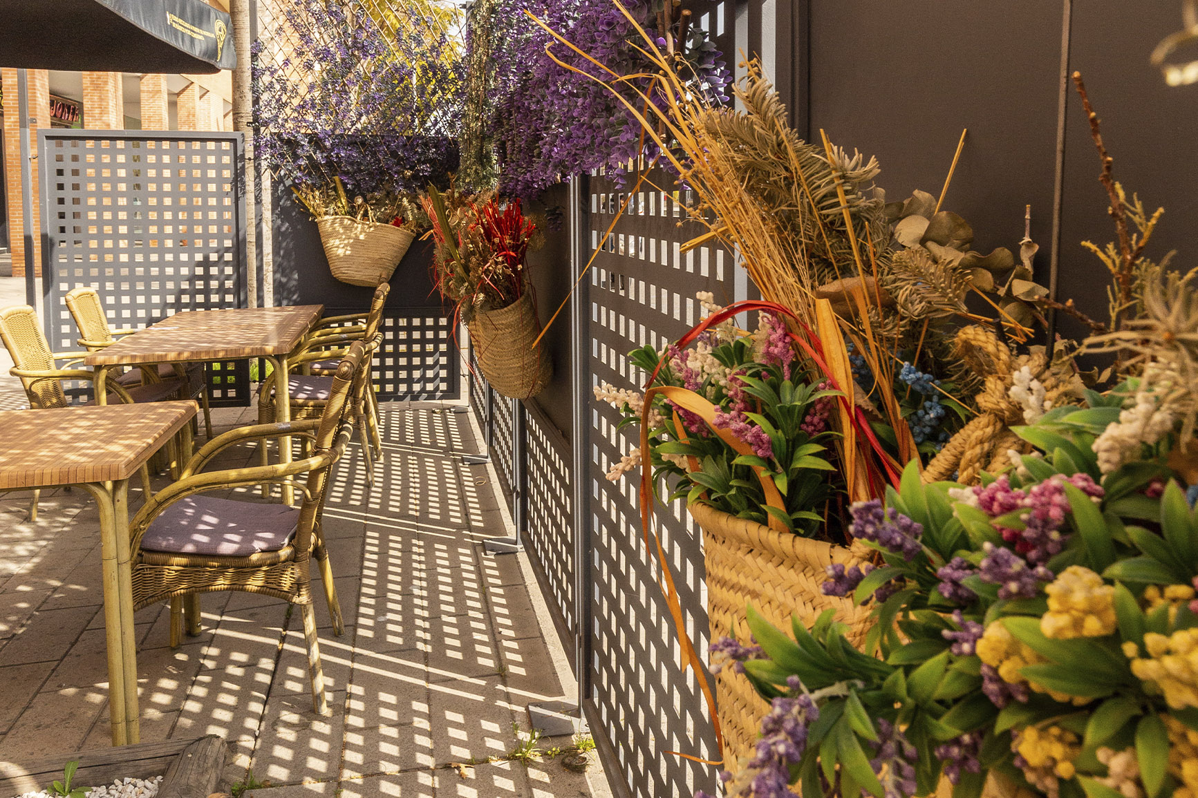 Terraza del restaurante Con Acento